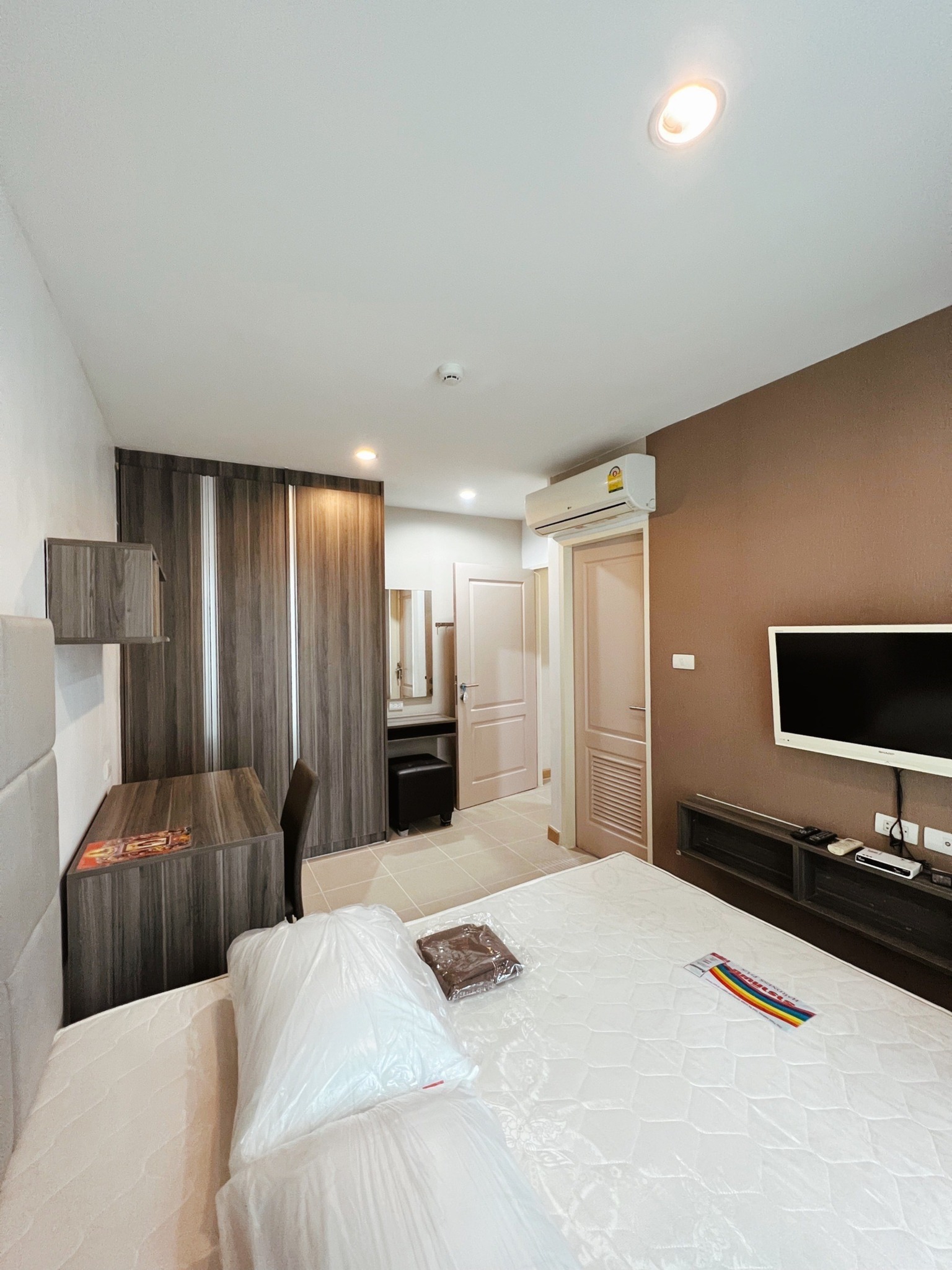 ให้เช่าคอนโด The Unique Ladprao 26 (เดอะ ยูนีค ลาดพร้าว 26) โซน รถไฟฟ้า MRT ลาดพร้าว ห้องแบบ 2ห้องนอน / 1ห้องน้ำ ขนาดห้อง 39 ตรม. ชั้น 4