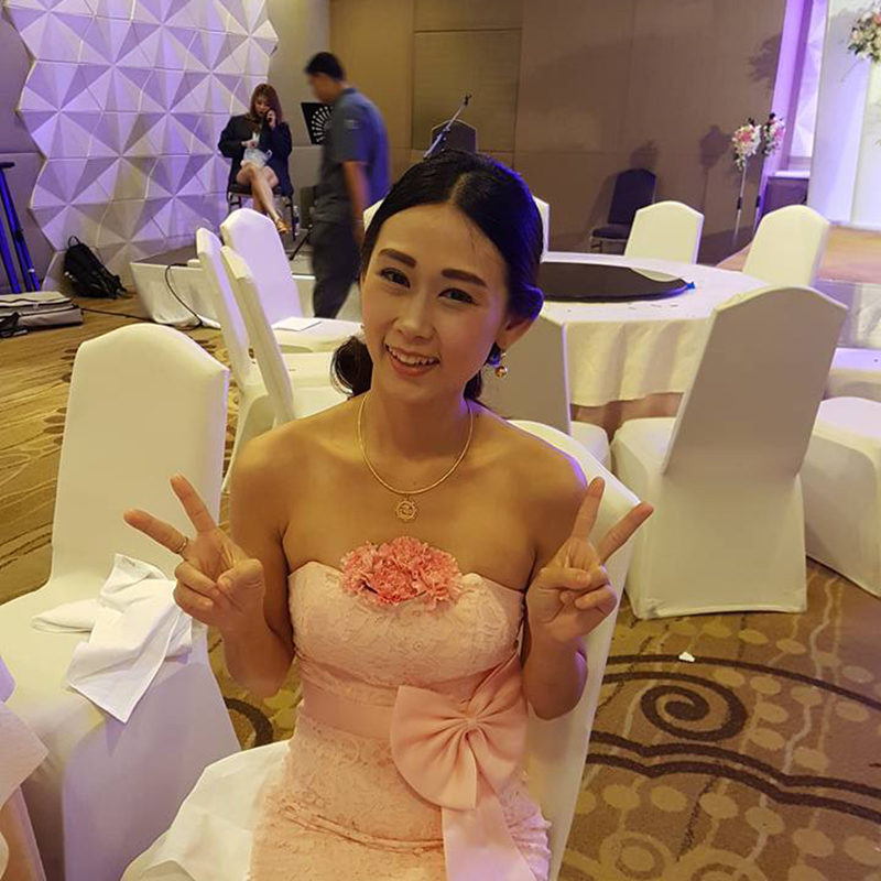 kudapyเดรสยาวสีฟ้าเข้ม/สีโอรส เกาะอก ลูกไม้ ทรงหางปลา คอเว้าหัวใจ