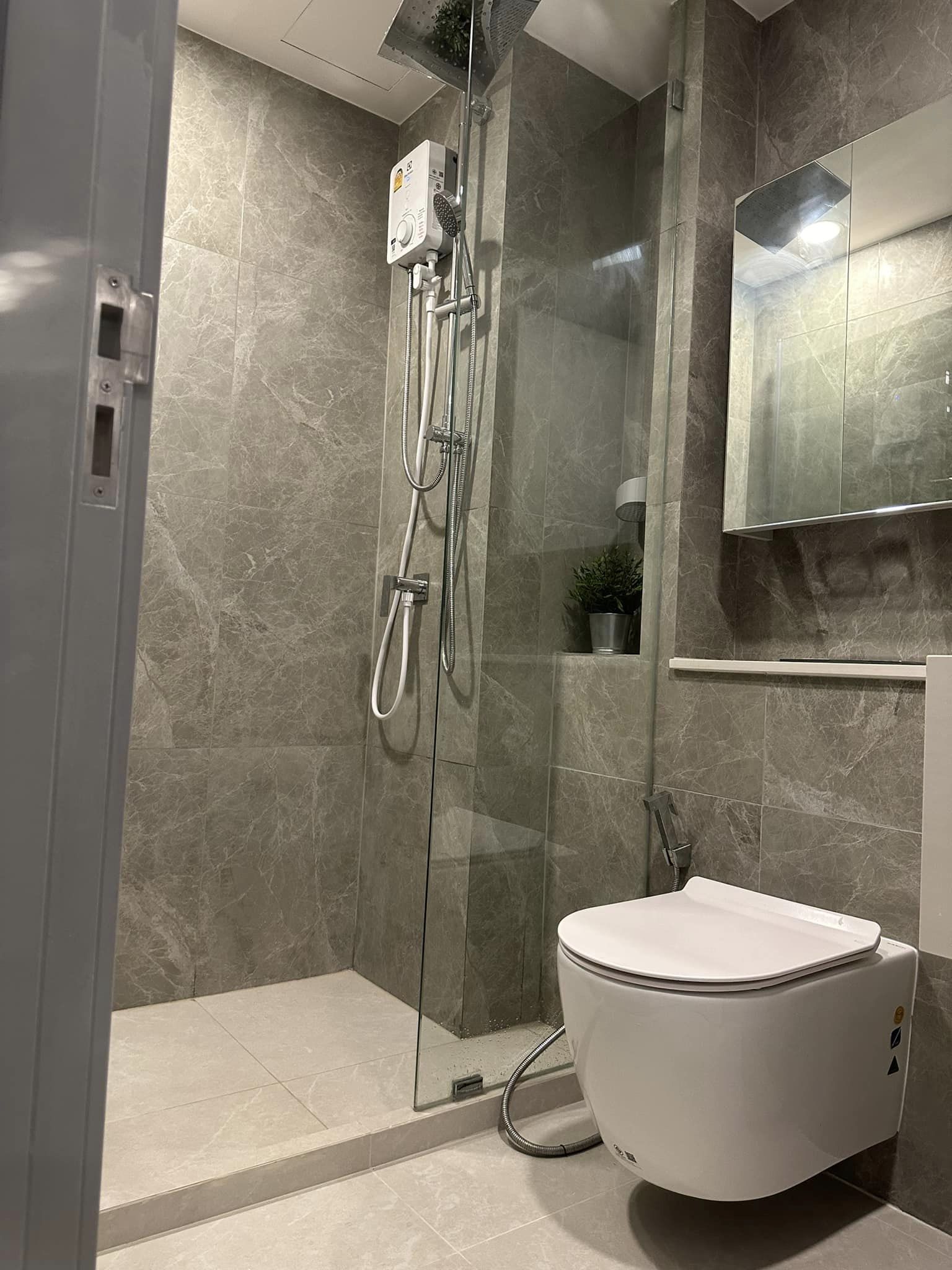 ปล่อยเช่าคอนโด SOHO Bangkok Ratchada (โซโห แบงค็อก รัชดา) - ห้องใหม่ปล่อยเช่าครั้งแรกเฟอร์เครื่องใช้ไฟฟ้าครบครั้น - ใกล้ MRTห้วยขวาง/เซ็นทรัลพระราม9