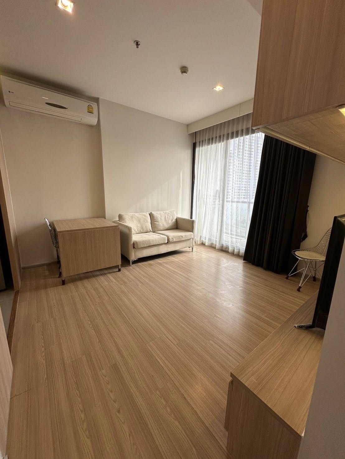 คอนโด M Jatujak (เอ็ม จตุจักร) High Rise โซนพื้นที่ BTS หมอชิต MRT จตุจักร ให้เช่าห้องแบบ 2ห้องนอน 2ห้องน้ำ ขนาดห้อง 56 ตรม. ชั้น 11 ตึก A