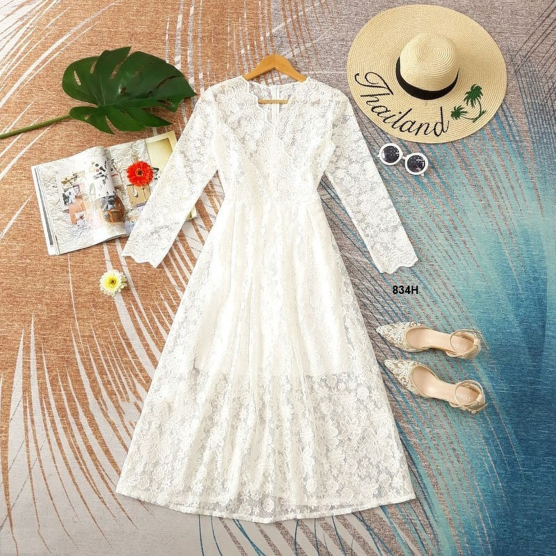 kudapy เดรสยาวสีเทา/สีขาว/สีโอรส/สีแดงเลือดหมู ลูกไม้แขนศอก คอวีป้ายหน้า (ช่วงบนไม่มีซับใน)งานลูกไม้ลายสวยหรู เย็บบุซับในช่วงกระโปรงอย่างดี