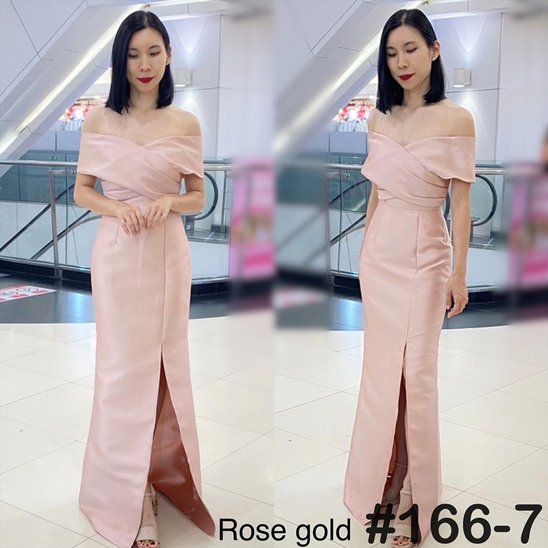 kudapy เดรสยาวสีขาว/สีโรสโกล/สีทอง/สีฟ้า/สีแดง/สีกรม อกไขว้ใหญ่ เปิดบ่าผ่าหน้า ซิบหลัง ทรงพรางแขนสุดฮิต กลับมากับเนื้อผ้าโพลีเอสเตอร์หรือไหมเทียม อยู่ทรง