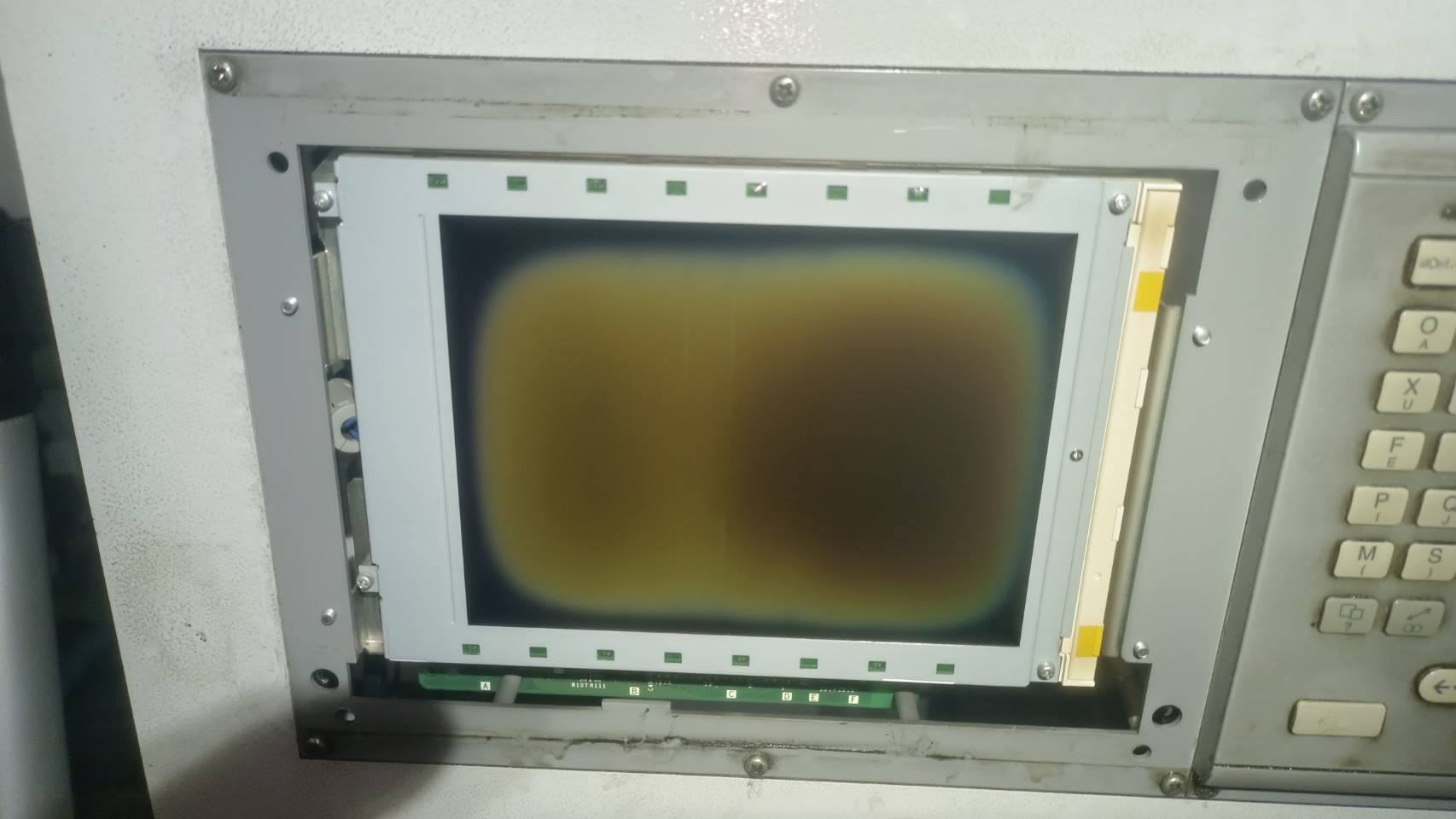 เปลี่ยนหน้าจอเครื่อง cnc controller Mitsubishi M64s ตัวนี้จอ LCD mono ขาวดำ