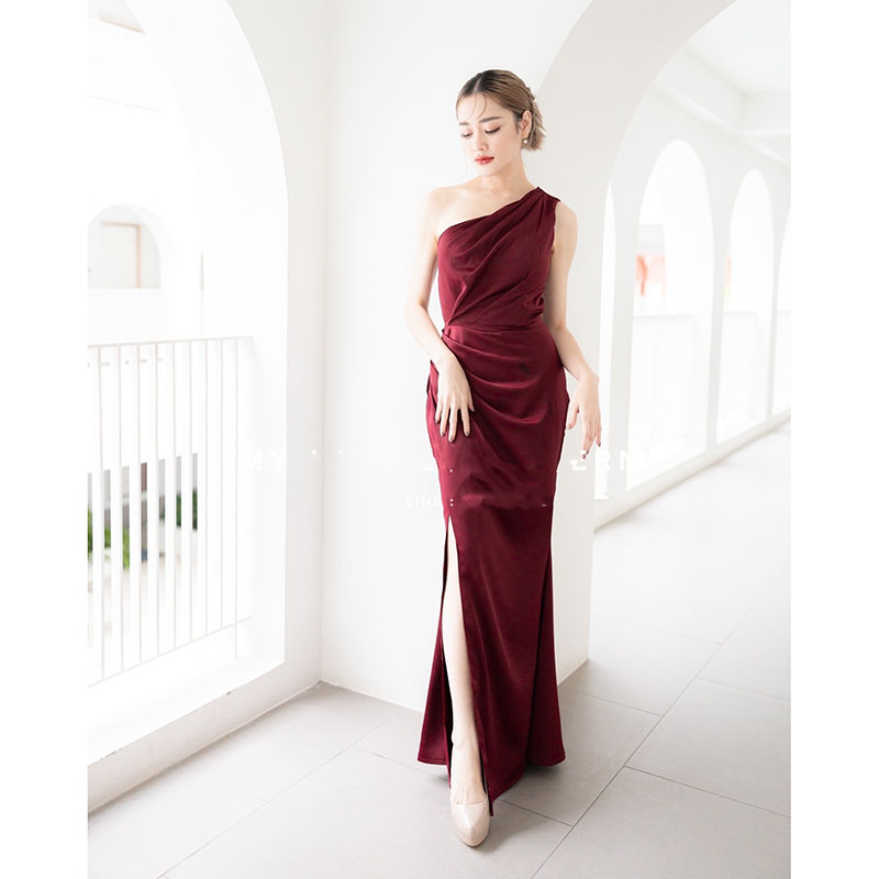 kudapy เดรสยาวสีแดง/สีน้ำตาลอิฐ/สีโอวัลติน ดีเทลจับจีบเน้นความเรียบหรู ชุดออกงาน