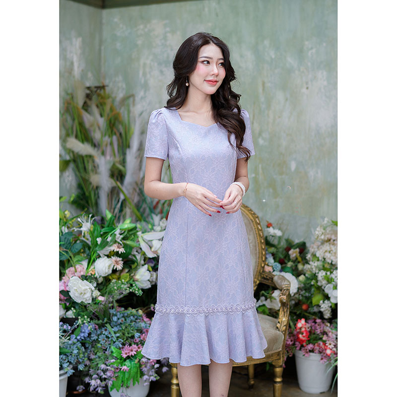 kudapy เดรสสั้นสีม่วงอ่อน/สีชมพูโอรส ผ้าลูกไม้อัดกาวให้ทั้งชุด ผ้าสวย มีน้ำหนักทิ้งตัว ชายระบายสวยแต่งดออกไม้มุกรอบตัวสวยหวาน