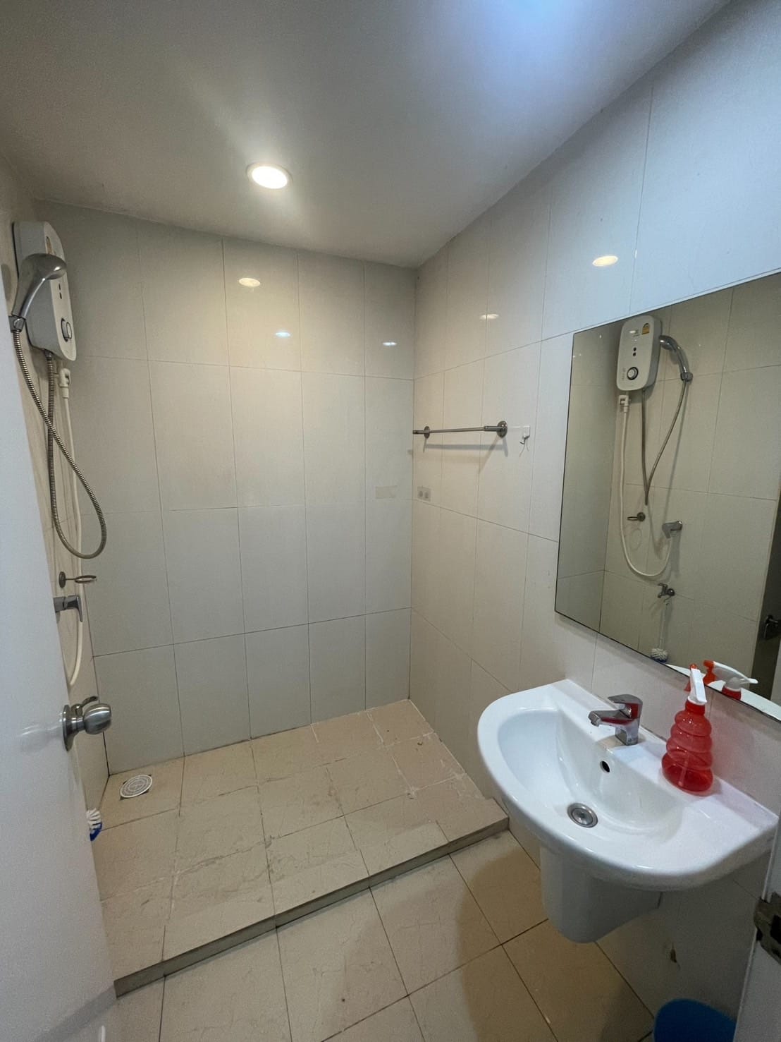 ปล่อยเช่าคอนโด iCondo Petchkasem 39 (ไอคอนโด เพชรเกษม39) - 2ห้องนอน 2ห้องน้ำ 1ห้องนั่งเล่น - ใกล้ MRT ภาษีเจริญ / ซีคอนบางแค - ขนาดห้อง 45 ตรม. ชั้น 3 จอดรถได้ 2 คัน