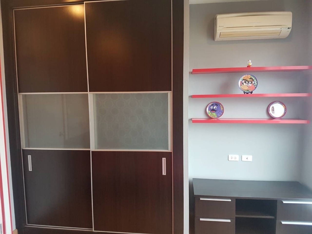 ให้เช่าห้อง2ห้องนอน2ห้องน้ำเฟอร์เครื่องใช้ไฟฟ้าครบ สอบถามแอด Line ID : Smile-easy ที่ The Complete Narathiwat