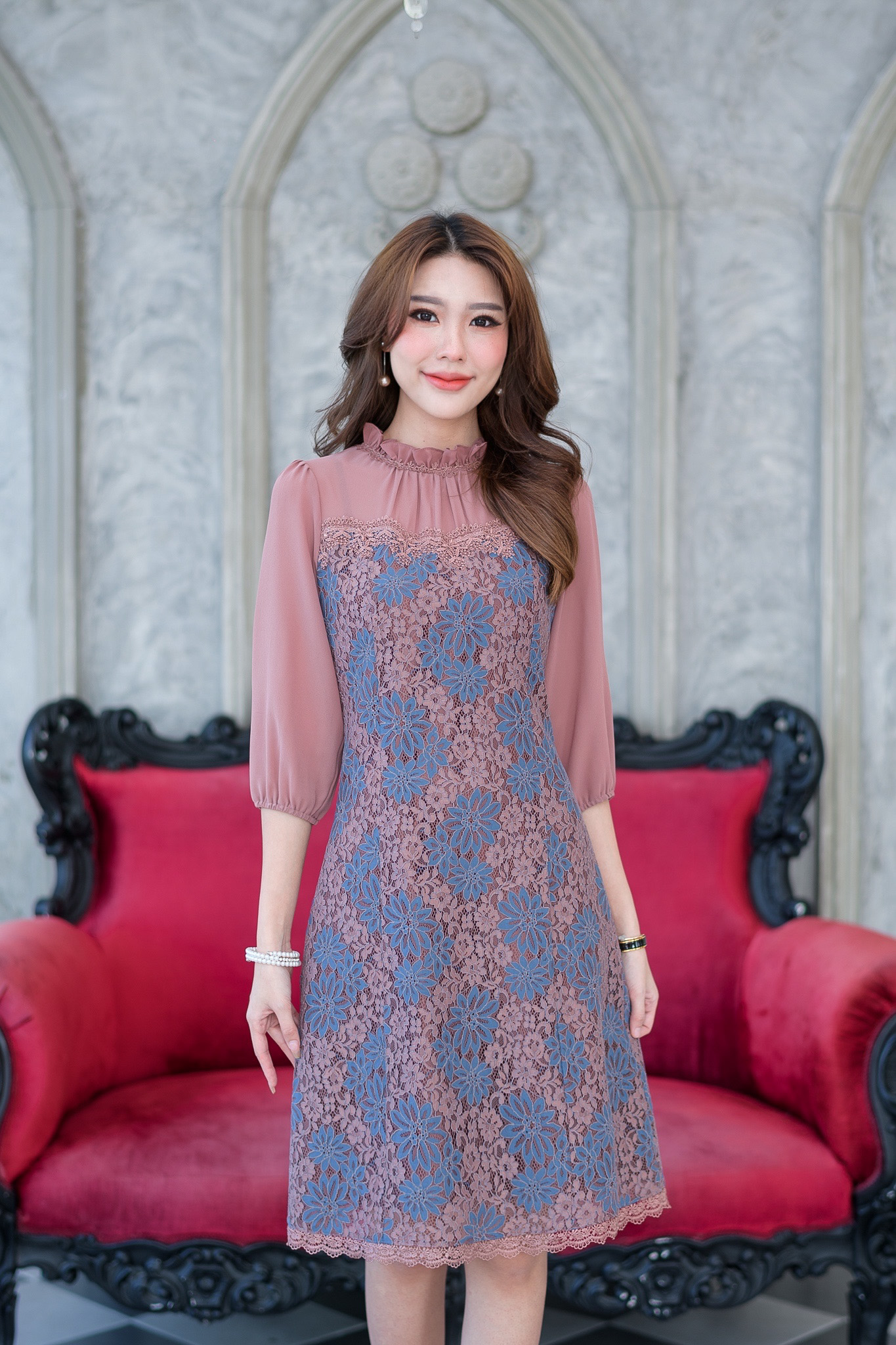 kudapy เดรสสั้นสีดำ/สีน้ำตาล /สีเทาฟ้า ลูกไม้งานสวยน่ารักมากๆ ดีเทลสวยหวาน ดีไซน์สวยใช้ผ้าลูกไม้เนื้อดี คอจับจีบตุ๊กตาน่ารักล้อมด้วยลูกไม้รอบคอ