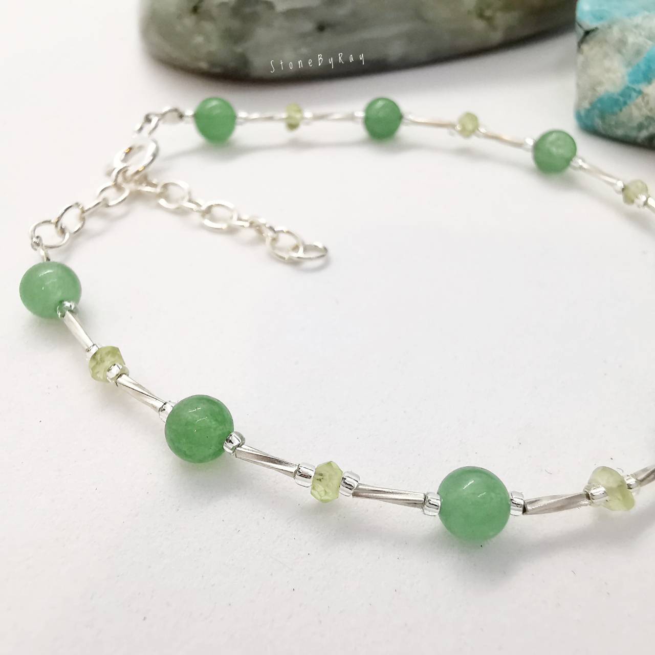 สร้อยข้อมือเงินหินอเวนเจอรีนกับเพอริดอท Aventurinr+Peridot