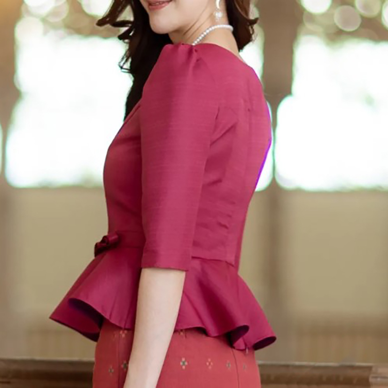 Kudapy เสื้อผ้าไหม สีม่วง สีเขียว สีเหลือง สีแดง คอกลม แขน 4 ส่วน เสื้อผ้าผู้หญิง เสื้อผ้าไหมผู้หญิง ชุดไทยประยุกต์ สวมใส่สบาย ดีไซค์สวยหรู สินค้าคุณภาพ