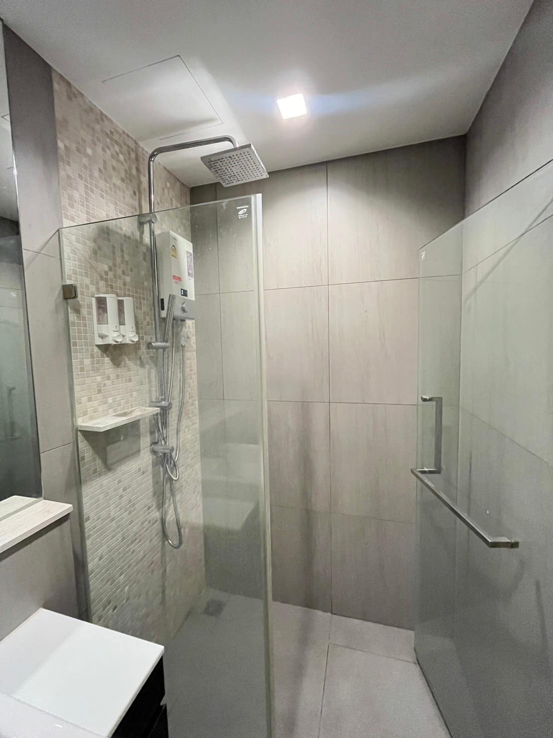 ให้เช่าคอนโด The Politan Rive (เดอะ โพลิแทน รีฟ) - ตกแต่งเฟอร์ครบ - การเดินทาง: MRT พระนั่งเกล้า