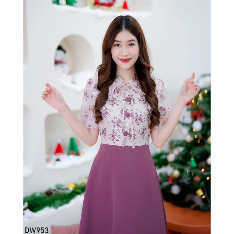 kudapy เดรสสั้นสีชมพู/สีกรม ทรงบานลายดอกคอผูกโบว์