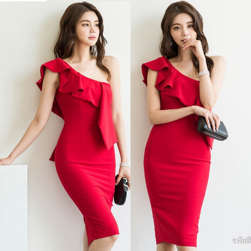 kudapy ชุดเดรสสั้นใส่ออกงานสีแดง/สีชมพู ทรงเข้ารูป ไหล่เฉียงแต่งระบาย ชุดราตรี ชุดออกงาน ชุดไปงานแต่งงานงานสีแดง