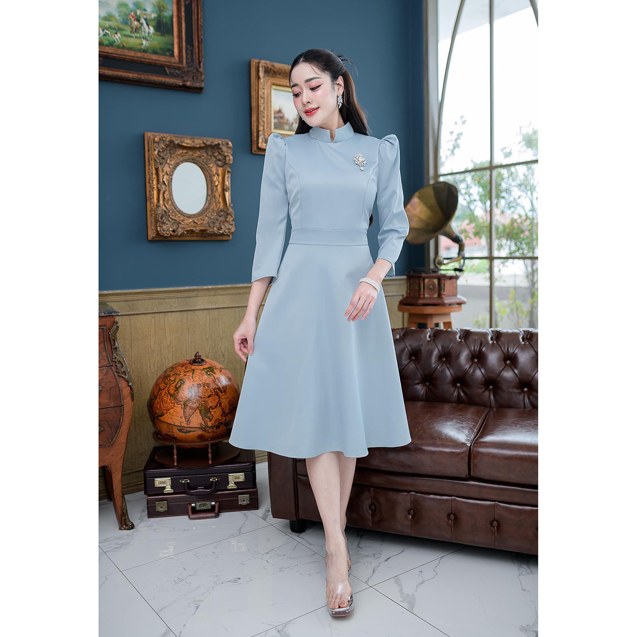 kudapy เดรสสั้นสีขาวงาช้าง/สีฟ้า ชุดไทยจิตรลดา ทรงแขนห้าส่วน ผ้าอัดกาวให้แล้วทั้งชุด เนื้อผ้านิ่มใส่สบาย เดรสความยาวคลุมเข่าใส่สวยสุภาพ