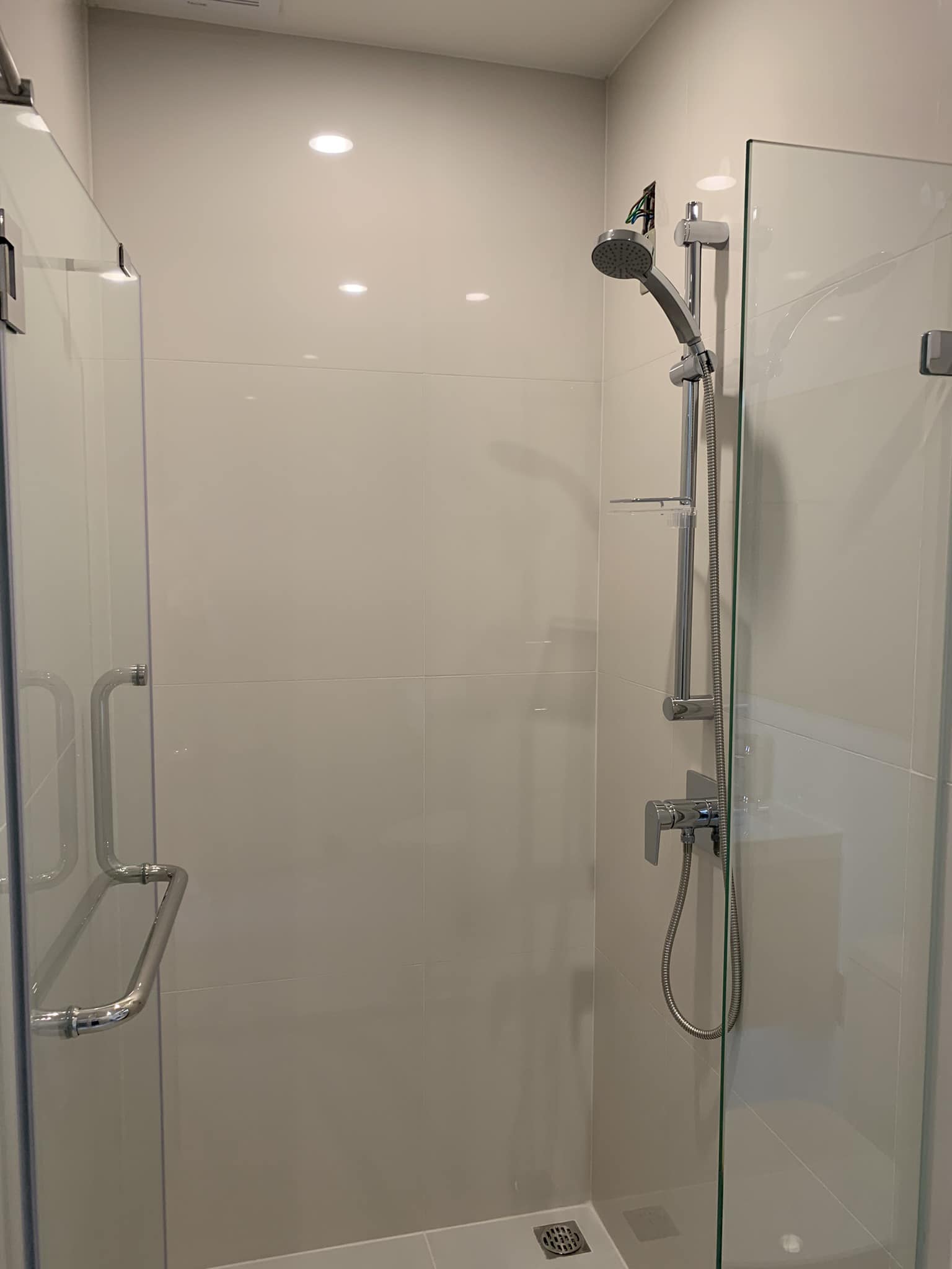 สนใจชมห้องติดต่อได้เลย Line ID: Smile-easy ปล่อยเช่าคอนโด NUE Noble Ratchada-Lat Phrao (นิว โนเบิล รัชดา-ลาดพร้าว) - 1ห้องนอน 1ห้องน้ำ 1ห้องนั่งเล่น - ใกล้ MRT ลาดพร้าว - ขนาดห้อง 26 ตรม. ชั้น 8