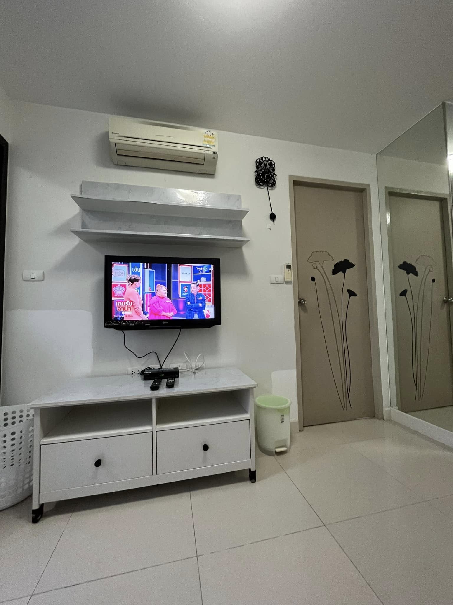 ปล่อยเช่า IDEO Ladprao 5 (ไอดีโอ ลาดพร้าว 5) - โซนพื้นที่ MRT พหลโยธิน 1ห้องนอน 1ห้องน้ำ - ขนาดห้อง 34 ตรม. ชั้น 6 - ให้เช่า 15,000 ต่อเดือน