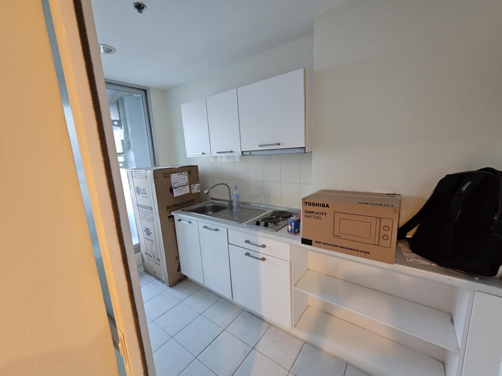 ให้เช่าห้องแบบ 1ห้องนอน 1ห้องน้ำ 1ครัวแยก โซนพื้นที่ MRT สุทธิสาร คอนโด Life @ Ratchada - Suthisan (ไลฟ์ แอท รัชดา - สุทธิสาร) High Rise ขนาดห้อง 42 ตรม. ชั้น 22