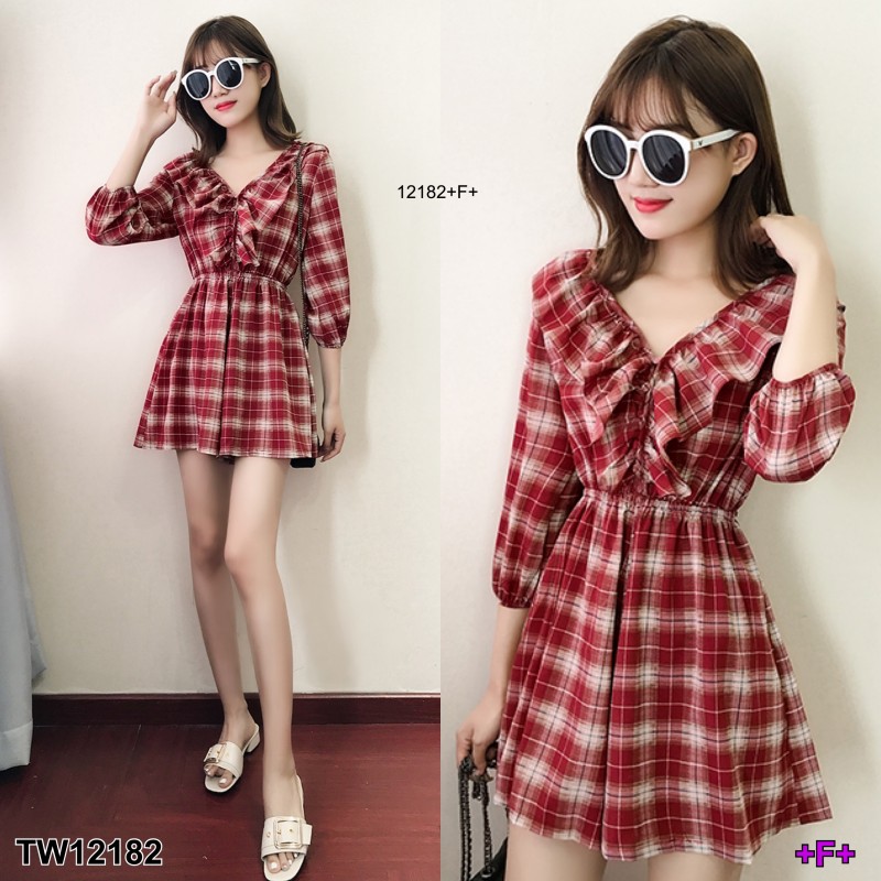 kudapy เดรสสั้นสีน้ำตาล แดง ดำ คอวีแขนยาว ผ้าทอลายสก็อต อกระบาย รอบเอวสม็อค