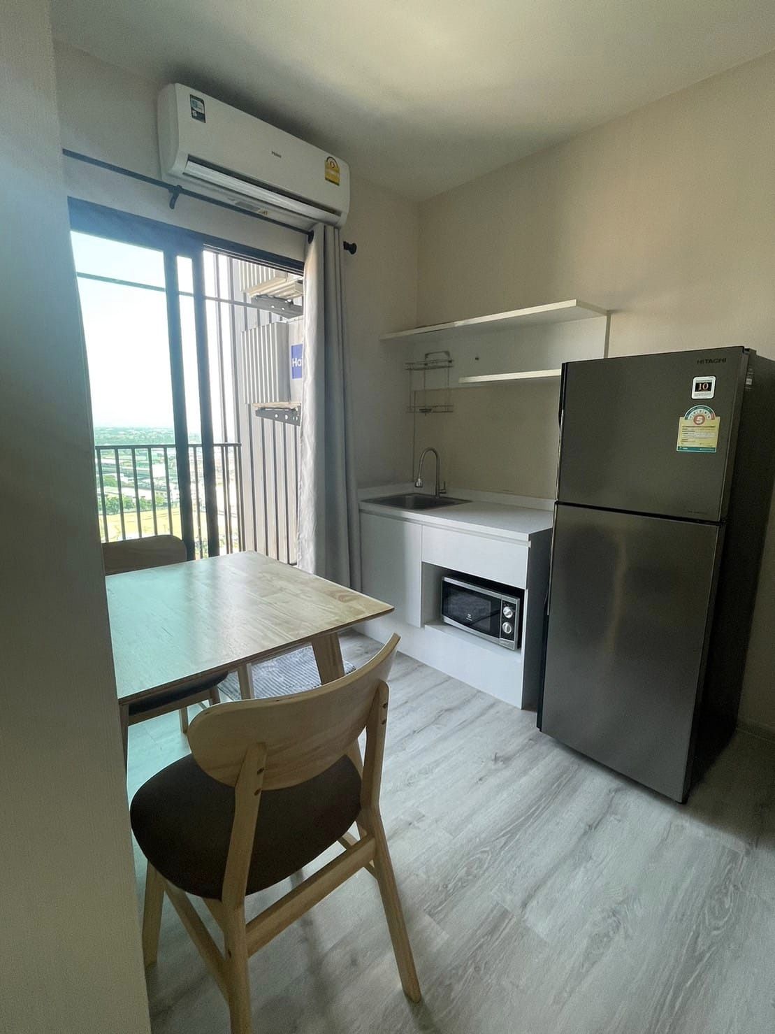 ให้เช่าคอนโด Plum Condo Central Station (พลัม คอนโด เซ็นทรัล สเตชั่น) - ตกแต่งเฟอร์ครบ - การเดินทาง: MRT สถานีสามแยกบางใหญ่