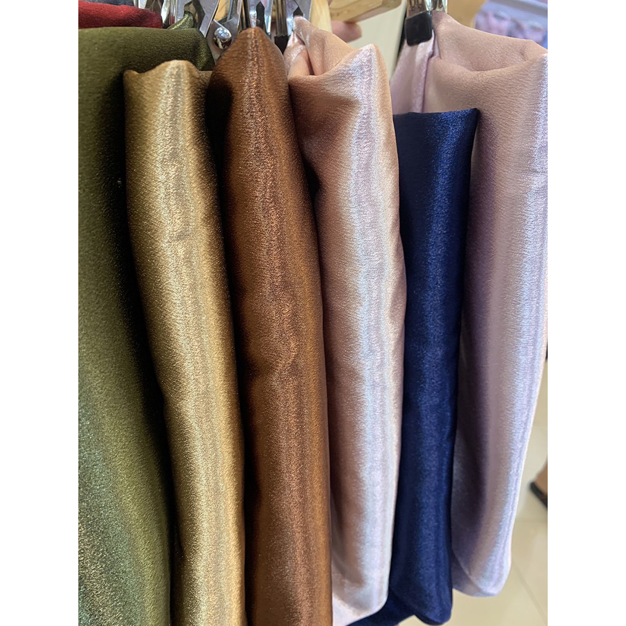 kudapy kudapy เดรสราตรียาว แขนสั้น ดีเทลแขนกลีบดอกไม้สองชั้น คอเหลี่ยม กระโปรงหางปลา ซิปหลังใส่ง่าย