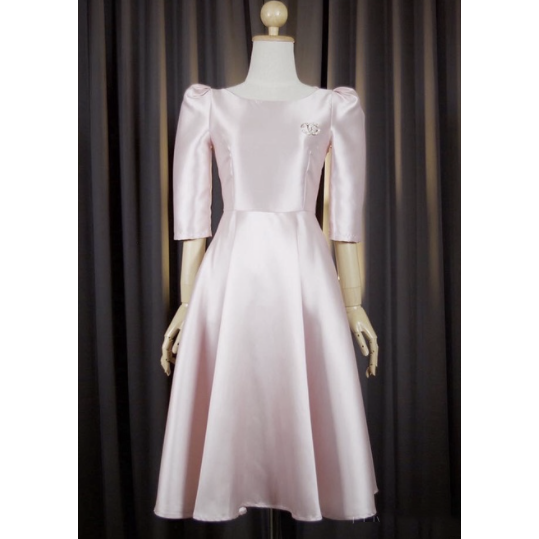 kudapy เดรสสั้นใส่ออกงานสีชมพู,สีเขียวเข้ม,สีดำ,สีน้ำเงินกรมท่า,สีเทาเงิน ทรงยกไหล่พอง แขนสาม ดีเทลจับจีบหัวไหล่