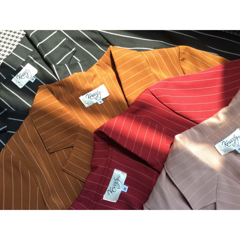 kudapy จั๊มสูทขาสั้นสีดำ สีแดง ผ้าคอตต้อนนาโน ลายทาง ช่วยพรางหุ่น ใส่แล้วดูผอม ดีไซน์ทรงสูท กระดุมจริงด้านหน้า