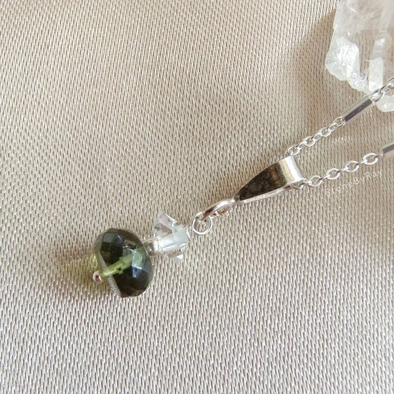 สร้อยคอเงินจี้สะเก็ดดาวโมดาไวต์กับเฮอร์คิเมอร์ไดม่อน Moldavite+Herkimer Diamond