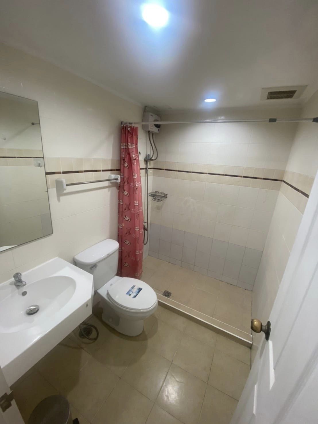 ให้เช่า ลุมพินี เพลส รัชดา-ท่าพระ 2ห้องนอน เฟอร์ครบพร้อมอยู่