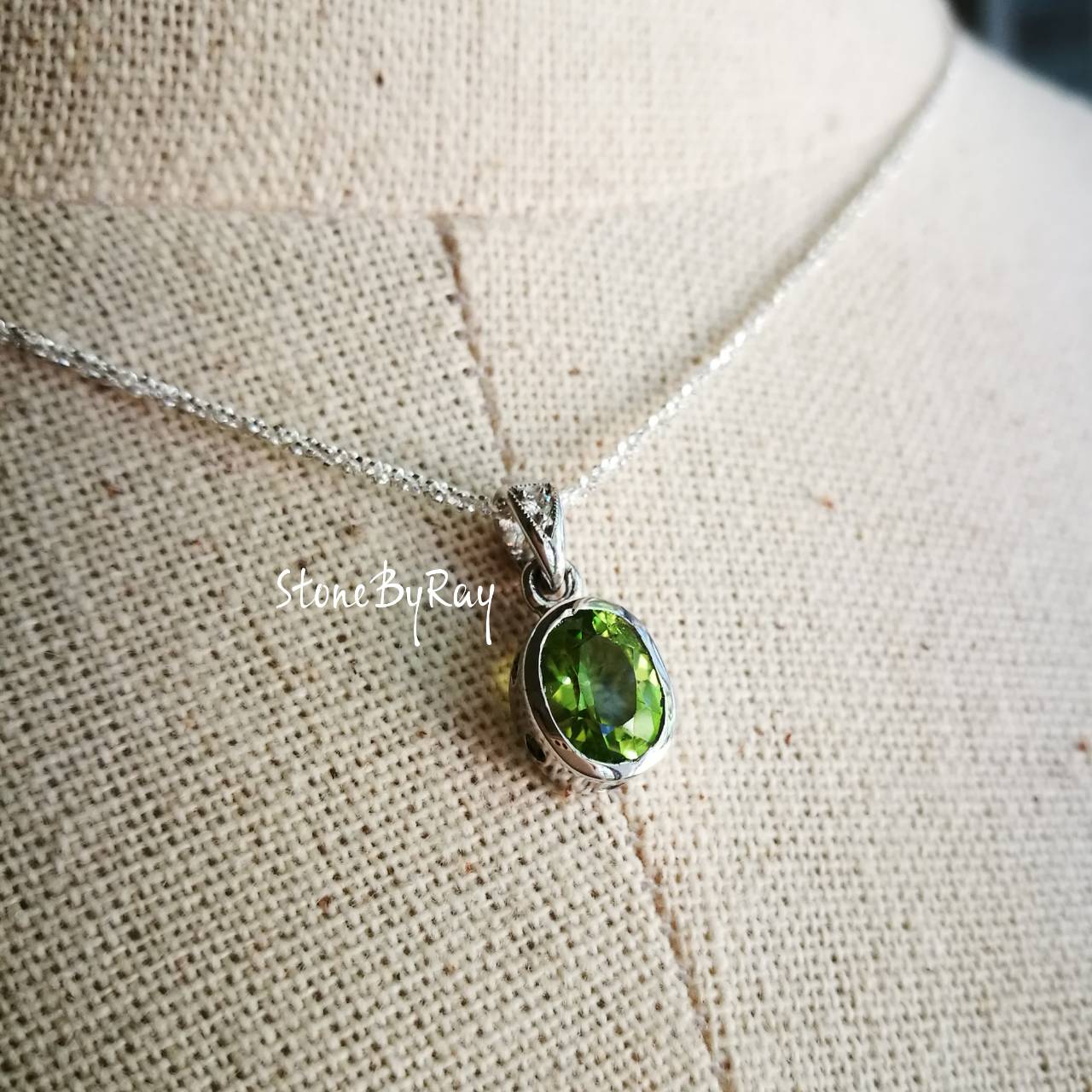 สร้อยคอเงินจี้พลอยเพอริดอท(Peridot)
