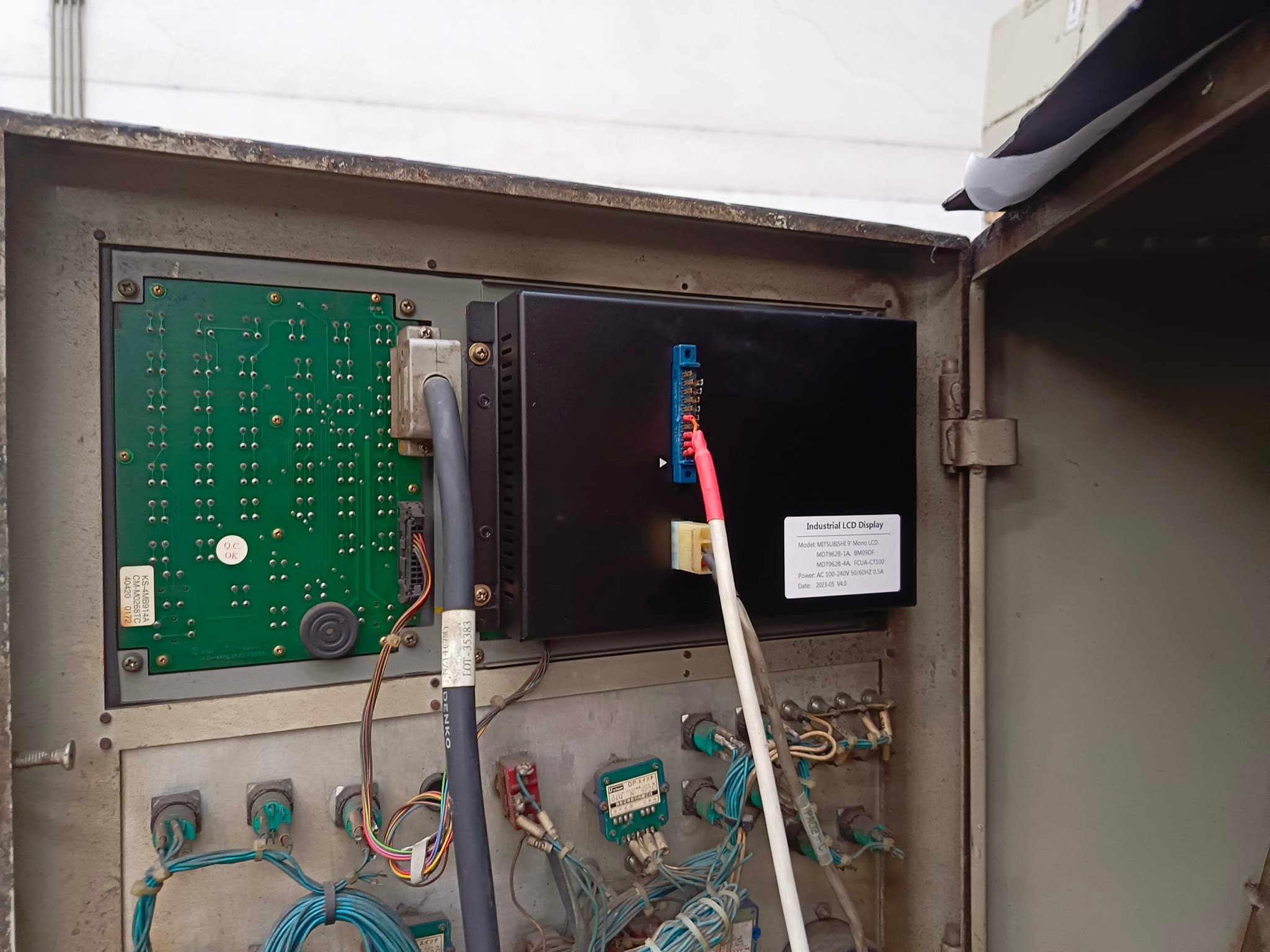 งานเปลี่ยนจอจาก CRT เป็น LCD และเปลี่ยน GRAPHIC CARD