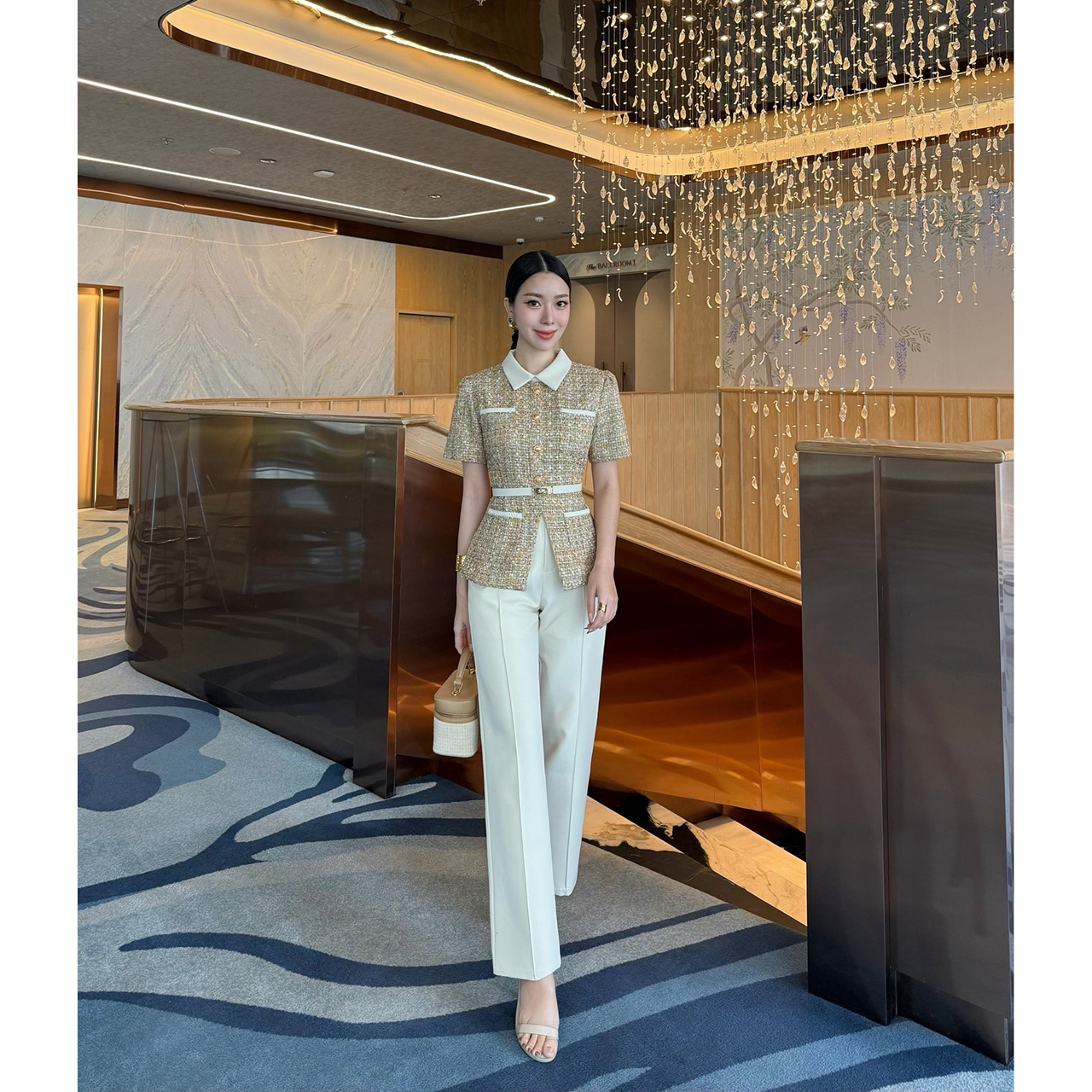 kudapy ชุดเซ็ท 3 ชิ้น เสื้อทวิตแขนสั้น + กางเกง มาพร้อมเข็มขัด เสื้อทวีตแขนสั้น คอปก