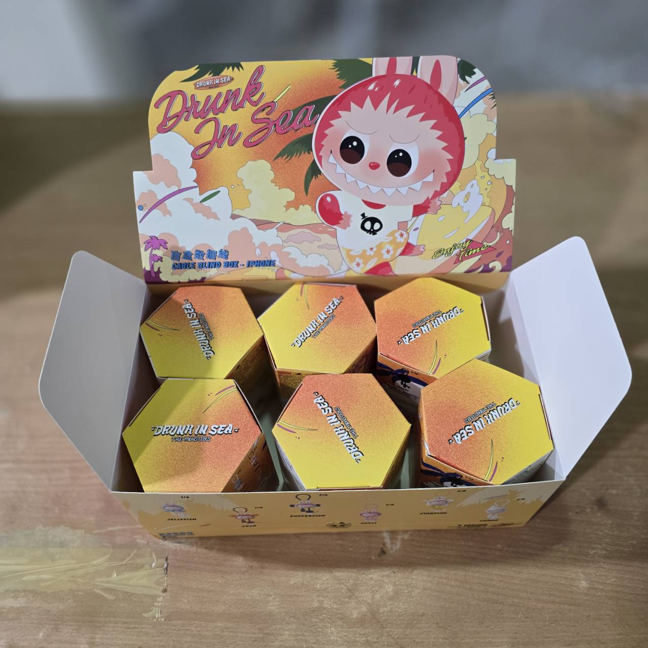 6941448683063 แบบสุ่ม สายชาร์จ ล่าบูบู้ drunk in sea-cable blind box Iphone