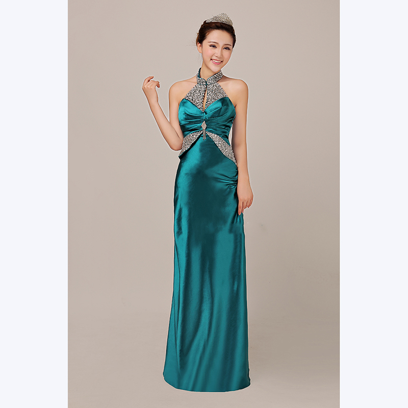 kudapy ชุดราตรียาวสีน้ำเงิน/เขียวมรกต คล้องคอ ปักเลื่อมเน้นช่วงเอว และปกคอจีน