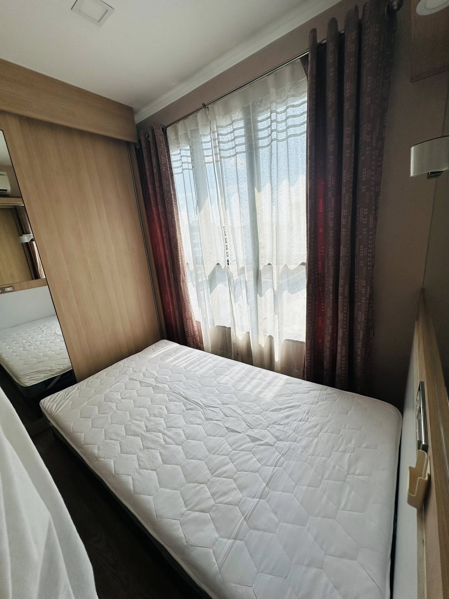 คอนโด Episode Phahol - Sapanmai (เอพพิโซด พหลฯ - สะพานใหม่) Low Rise โซนพื้นที่ BTS สายหยุด ให้เช่าห้องแบบ 2ห้องนอน 1ห้องน้ำ ขนาดห้อง 48 ตรม. ชั้น 8