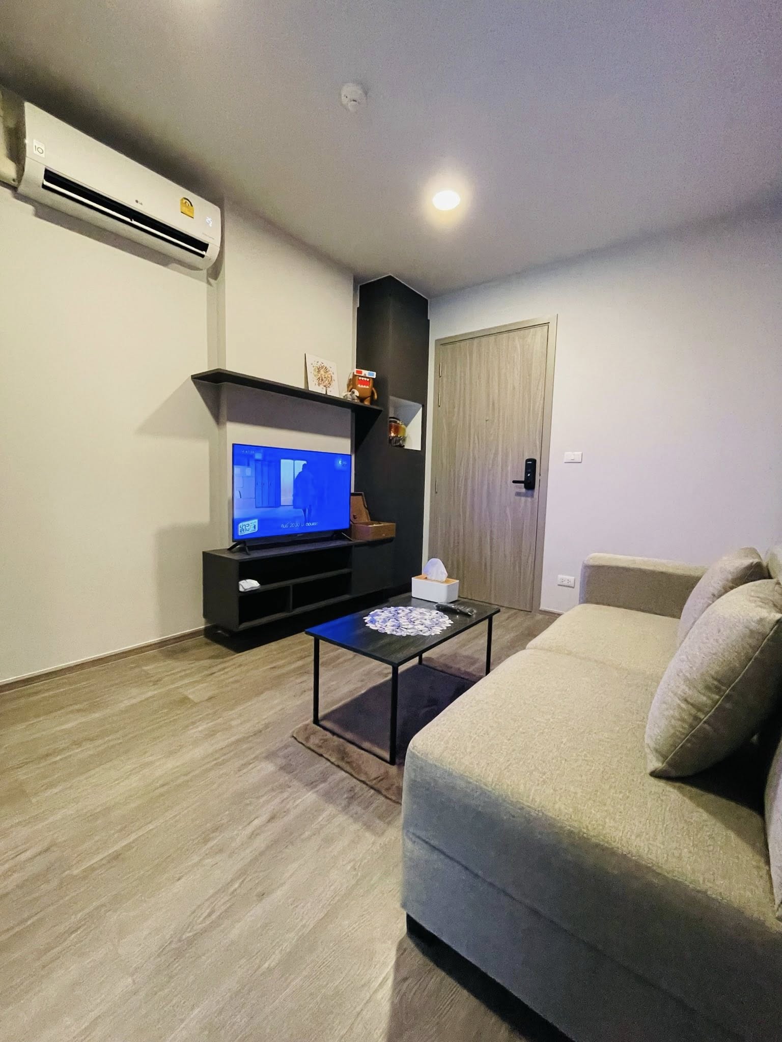 ให้เช่าคอนโด Monte Rama 9 (มอนเต้ พระราม 9) 1ห้องนอน/1ห้องอนเกประสงค์/1ห้องน้ำ ขนาดห้อง 35 ตรม. ชั้น 2 ตึก C ค่าเช่า 15,000 ต่อเดือน รถไฟฟ้า ARL รามคำแหง