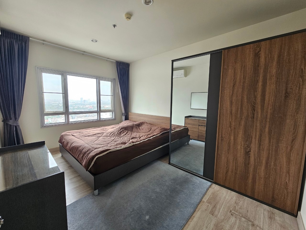 สนใจชมห้องติดต่อได้เลย Line ID: Smile-easy ปล่อยเช่าคอนโด Manor Sanambinnam (แมเนอร์ สนามบินน้ำ) - 2ห้องนอน 2ห้องน้ำ 1ห้องนั่งเล่น - ใกล้ MRT พระนั่งเกล้า - ขนาดห้อง 64 ตรม. ชั้น 27