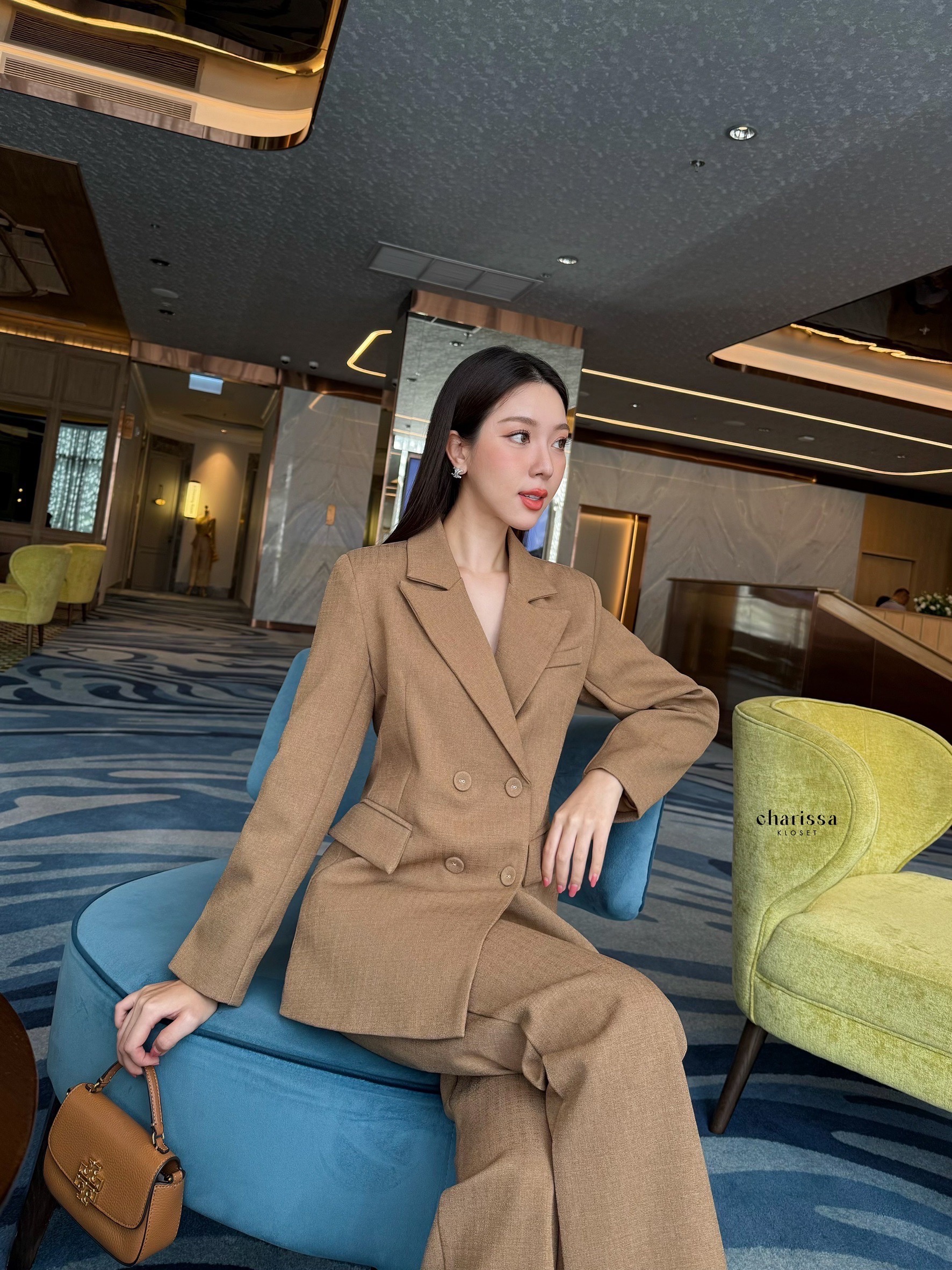 kudapy เซ็ทสูท ผ้าทอชนิดพิเศษ ยับยาก อัดกาวทั้งชุด เสื้อสูททรงทันสมัยออกออกแบบให้มีทรงยาวเข้ารูป