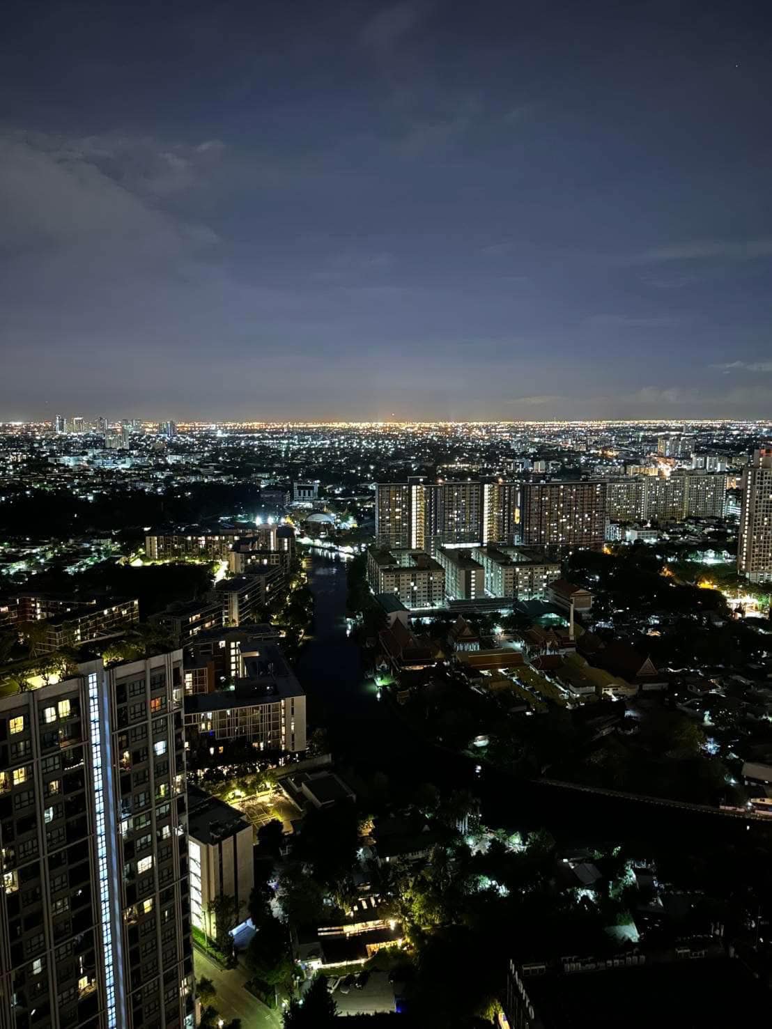 ปล่อยเช่า The Base Park West Sukhumvit 77 : เดอะ เบส พาร์ค เวสต์ สุขุมวิท 77 - โซนพื้นที่ BTS อ่อนนุช 2ห้องนอน 1ห้องน้ำ - ขนาดห้อง 44.61 ตรม. ชั้น 39 - ให้เช่า 27,000 ต่อเดือน