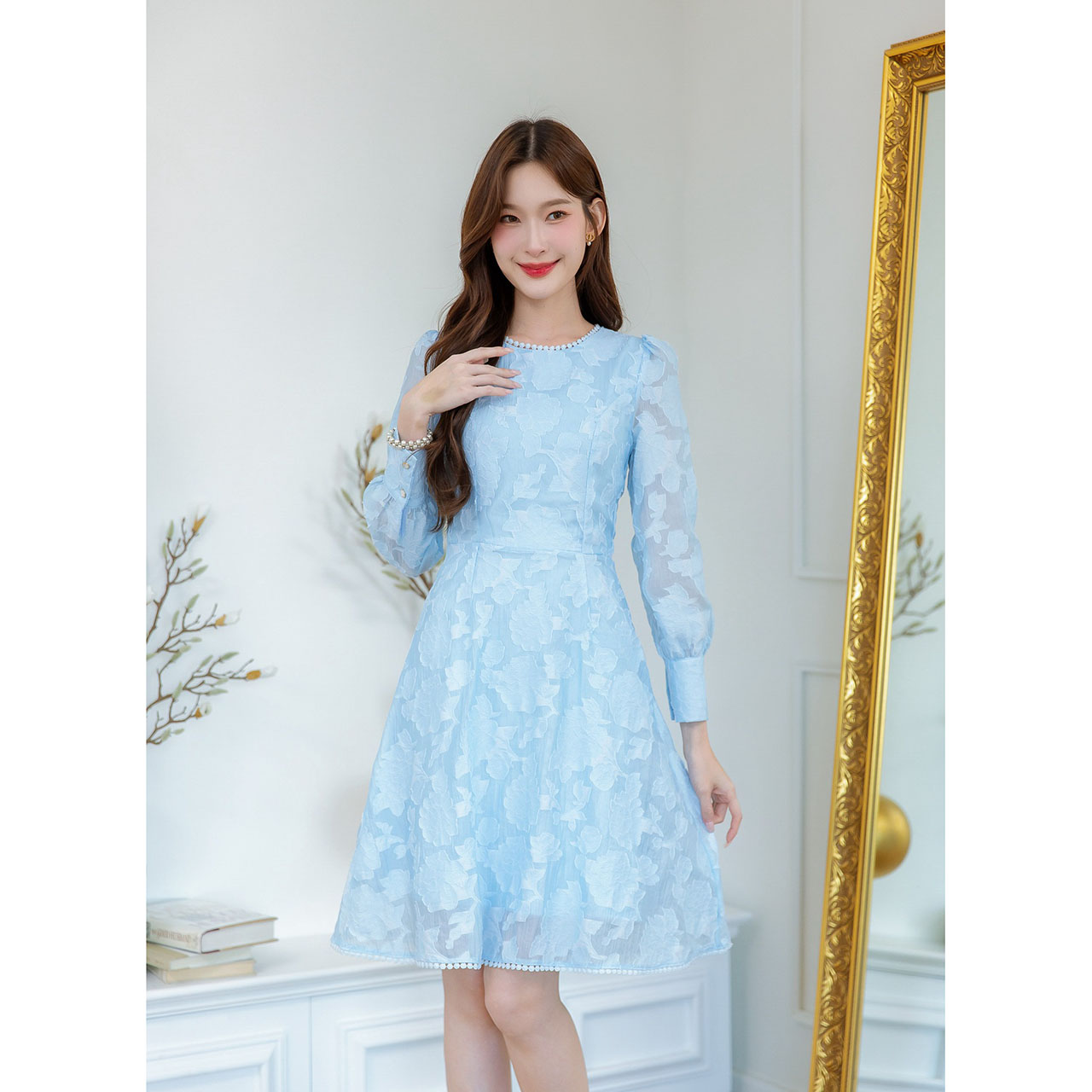 kudapy เดรสผ้าญี่ปุ่นแขนยาว เทคเจอร์ลายดอกมีมิติสวย น่ารักละมุน มีดีเทลแต่งลูกไม้ช่วงคอ