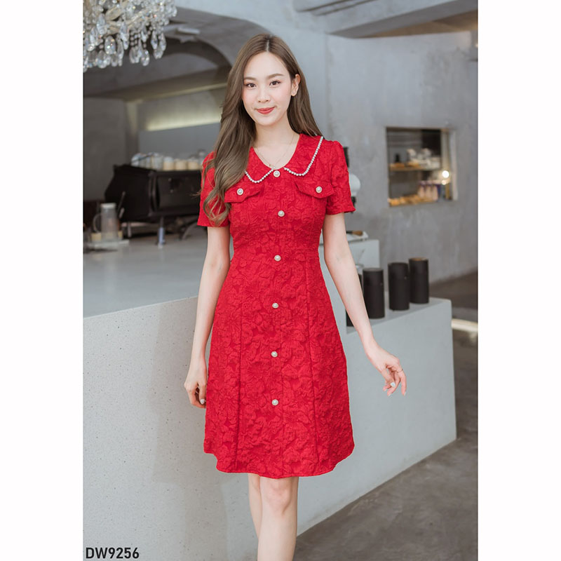 kudapy เดรสสั้นสีแดง ผ้าทอลายนูนแต่งกระดุม ใส่ออกงาน ใส่งานตรุกจีน