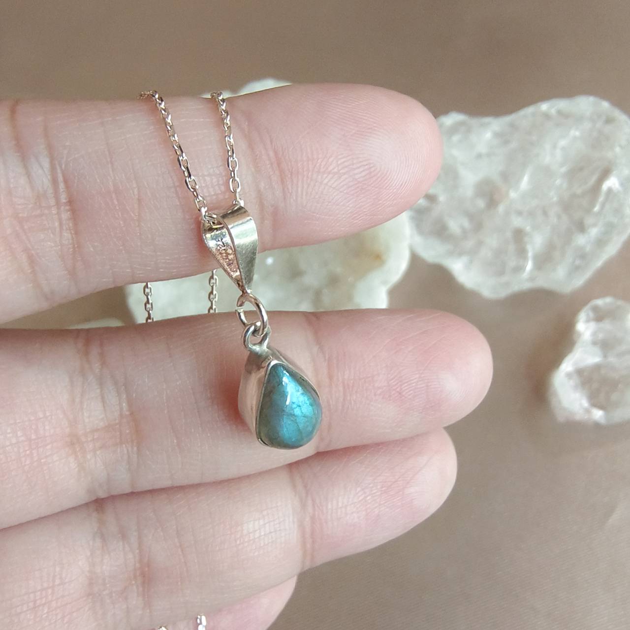 สร้อยคอเงินจี้หินลาบราโดไลท์ Labradorite