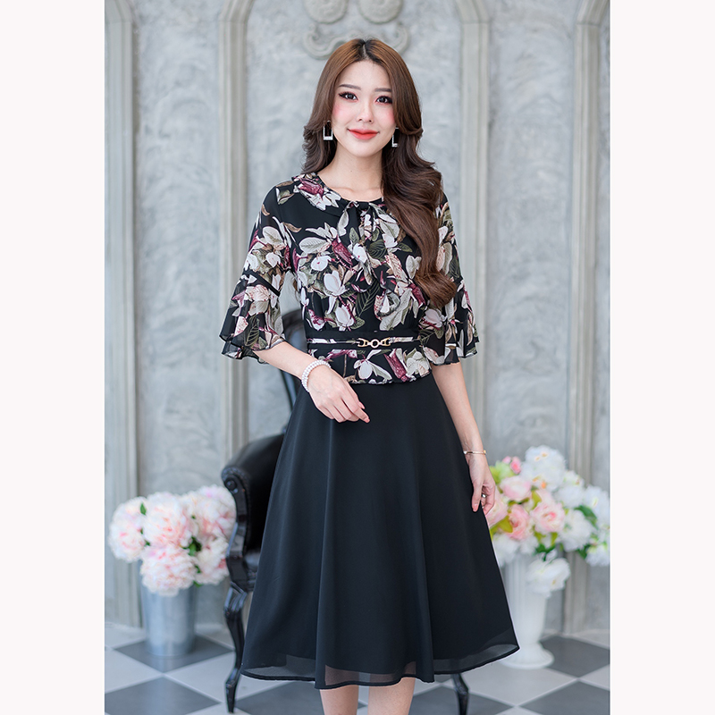kudapy เดรสสั้นสีดำพิมพ์ลายดอก ผ้าชีฟองทรงสวยผ้างานลุคสวยสุภาพเรียบร้อยค่ะ ความยาวชุดคลุมเข่าทั้งชุดมีความพริ้วสวยใส่สบายมากๆ