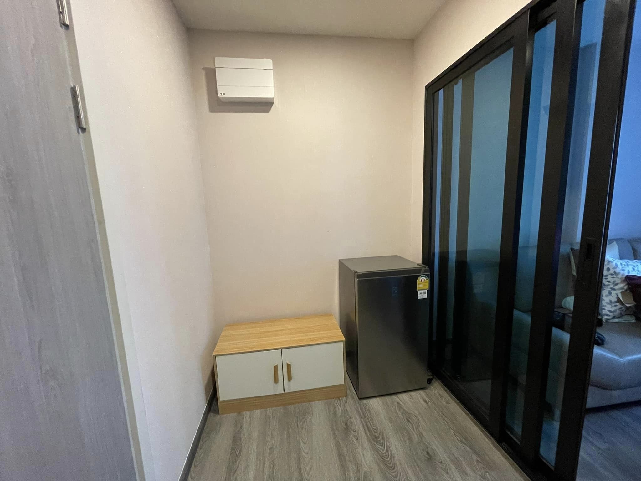 ปล่อยเช่าคอนโด The Origin Onnut (ดิ ออริจิ้น อ่อนนุช) - 1ห้องนอน 1ห้องน้ำ 1ห้องนั่งเล่น - ใกล้ BTS อ่อนนุช (มีรถ shuttle bus รับส่ง) - ขนาดห้อง 27 ตรม. ชั้น 3 ตึก A วิวสระว่ายน้ำ