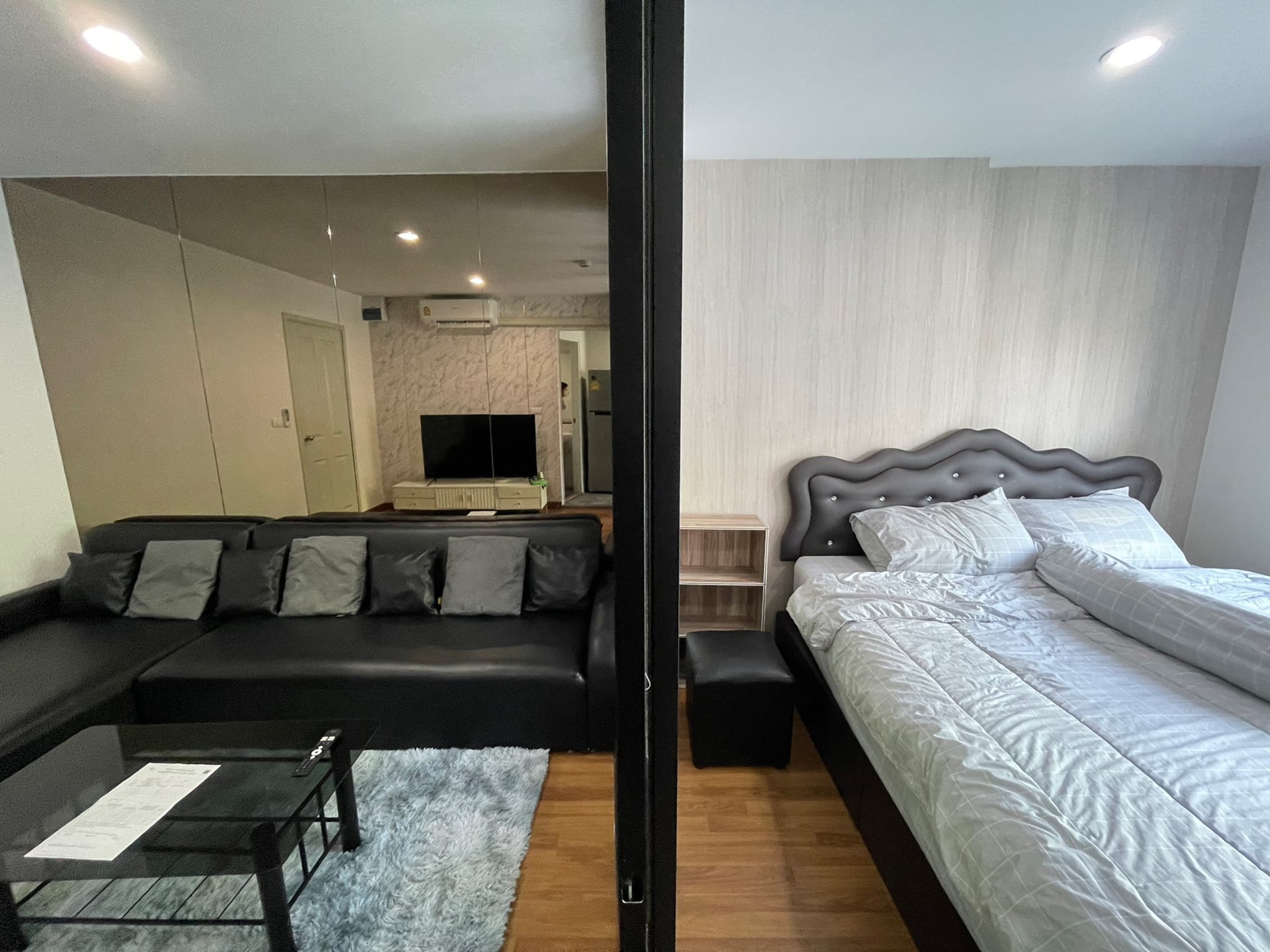 Low Rise โซนพื้นที่ BTS อ่อนนุช ให้เช่าห้องแบบ 1ห้องนอน 1ห้องน้ำ 1ครัวปิด คอนโด Regent Home Sukhumvit 81 (รีเจ้นท์ โฮม สุขุมวิท 81) ขนาดห้อง 28 ตรม. ชั้น 3 ตึก C