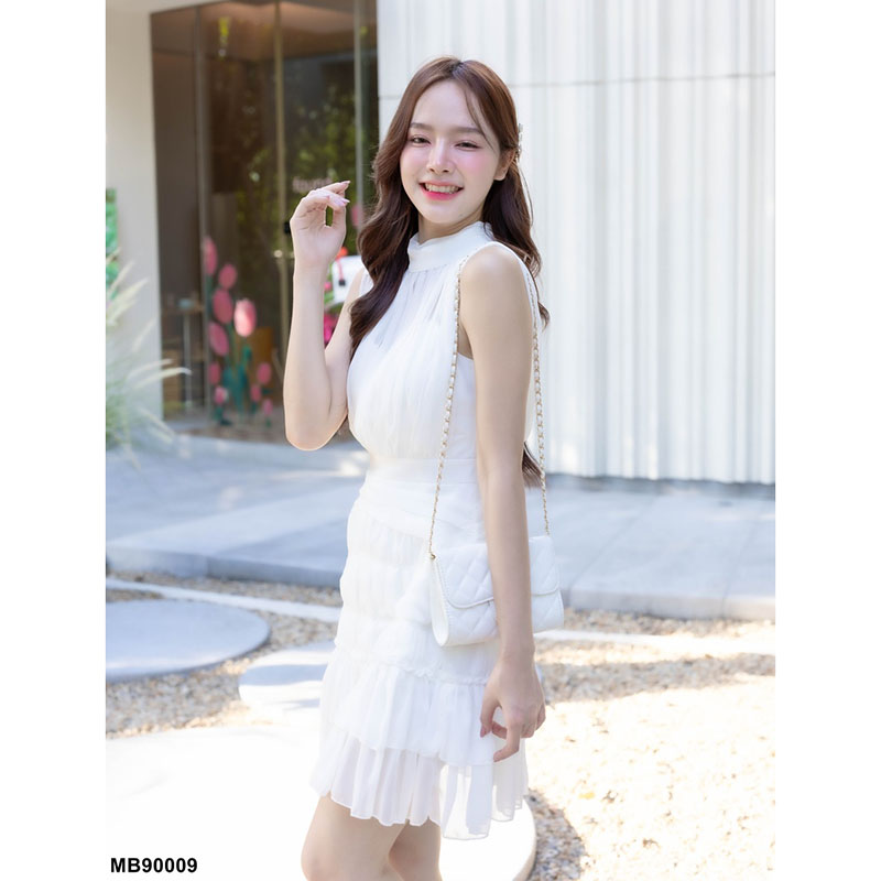 kudapy เดรสสั้นคอปีนสีแดง/สีขาว แขนกุด คอเต่าแต่งพีชทั้งตัว