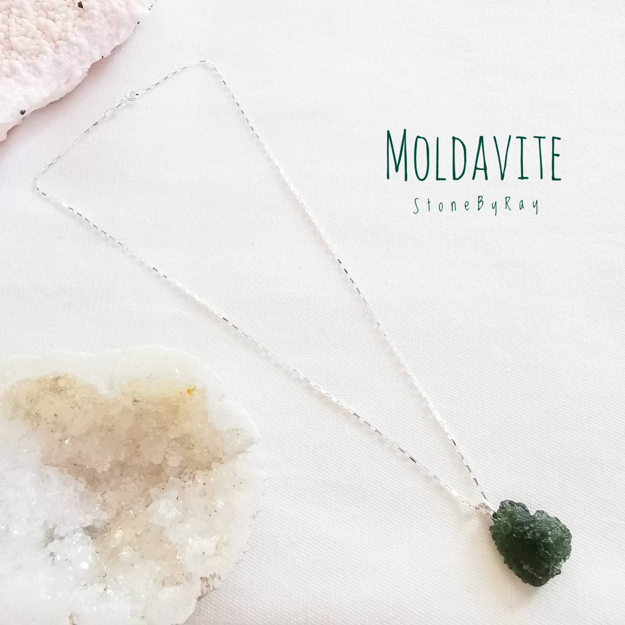 สร้อยคอเงินจี้สะเก็ดดาวโมดาไวท์(Moldavite)