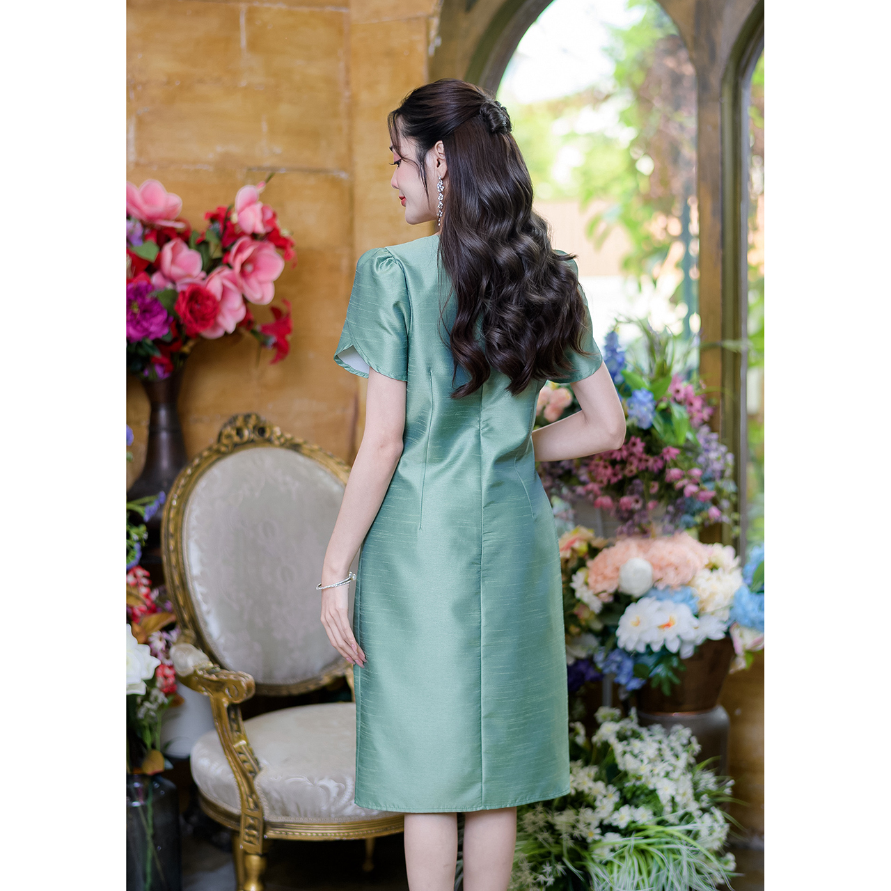 kudapy เดรสสั้นสีโรสโกล/สีเขียว ผ้าไหมสี่เส้น ผ้าเนื้อนิ่มผ้าเบาบาง อัดกาวทั้งชุด+แถมเข็มกลัด