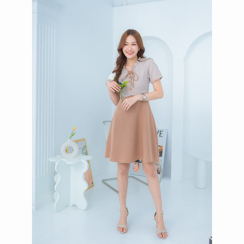 kudapy มินิเดรสสั้นสีชมพู/สีกรม/สีน้ำตาล สไตล์น่ารัก แต่งสายผูกโบว์ ลายสก๊อตช่วงบน กระโปรงบาน