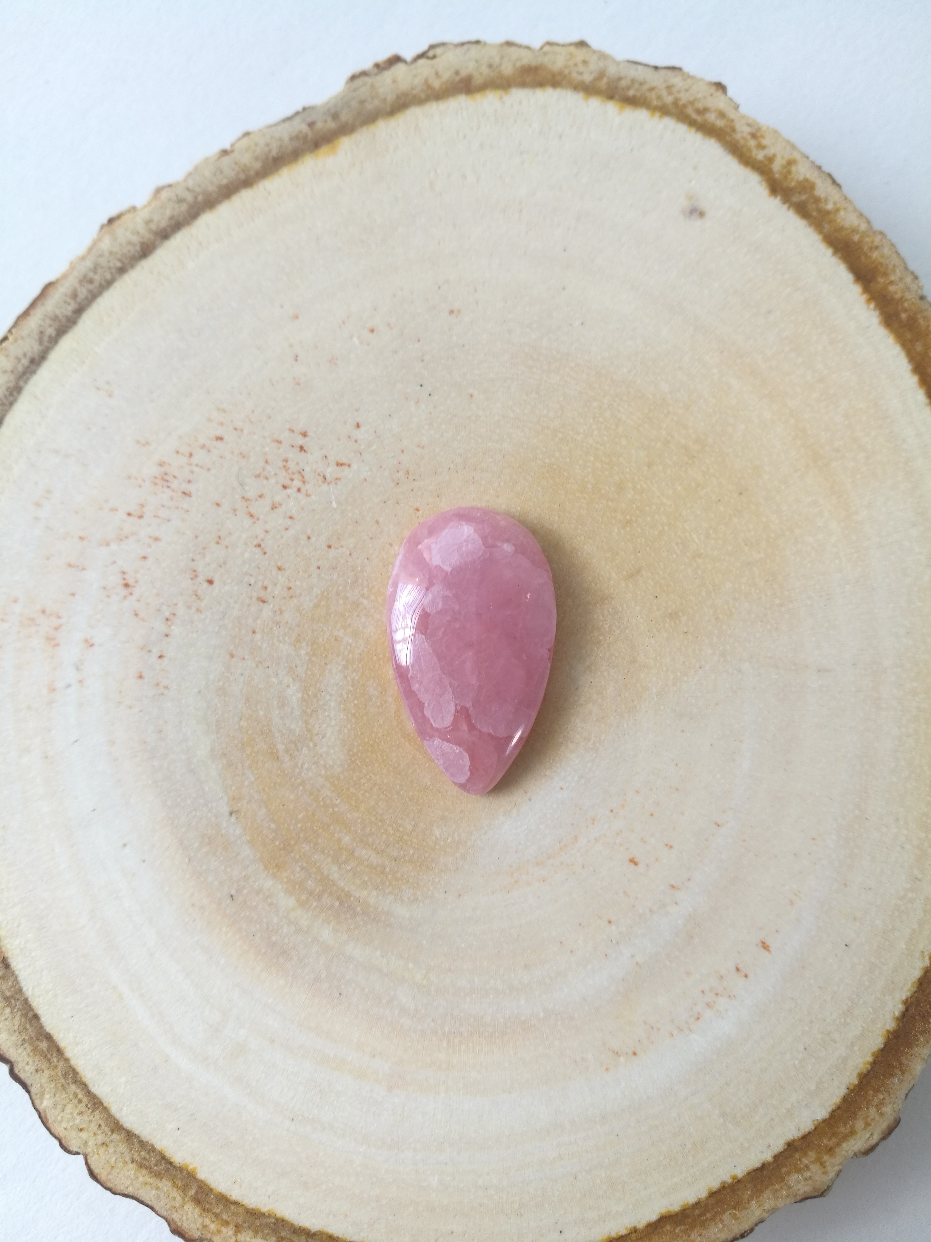 โรโดโครไซต์เจียรทรงหยดน้ำRhodochrosite