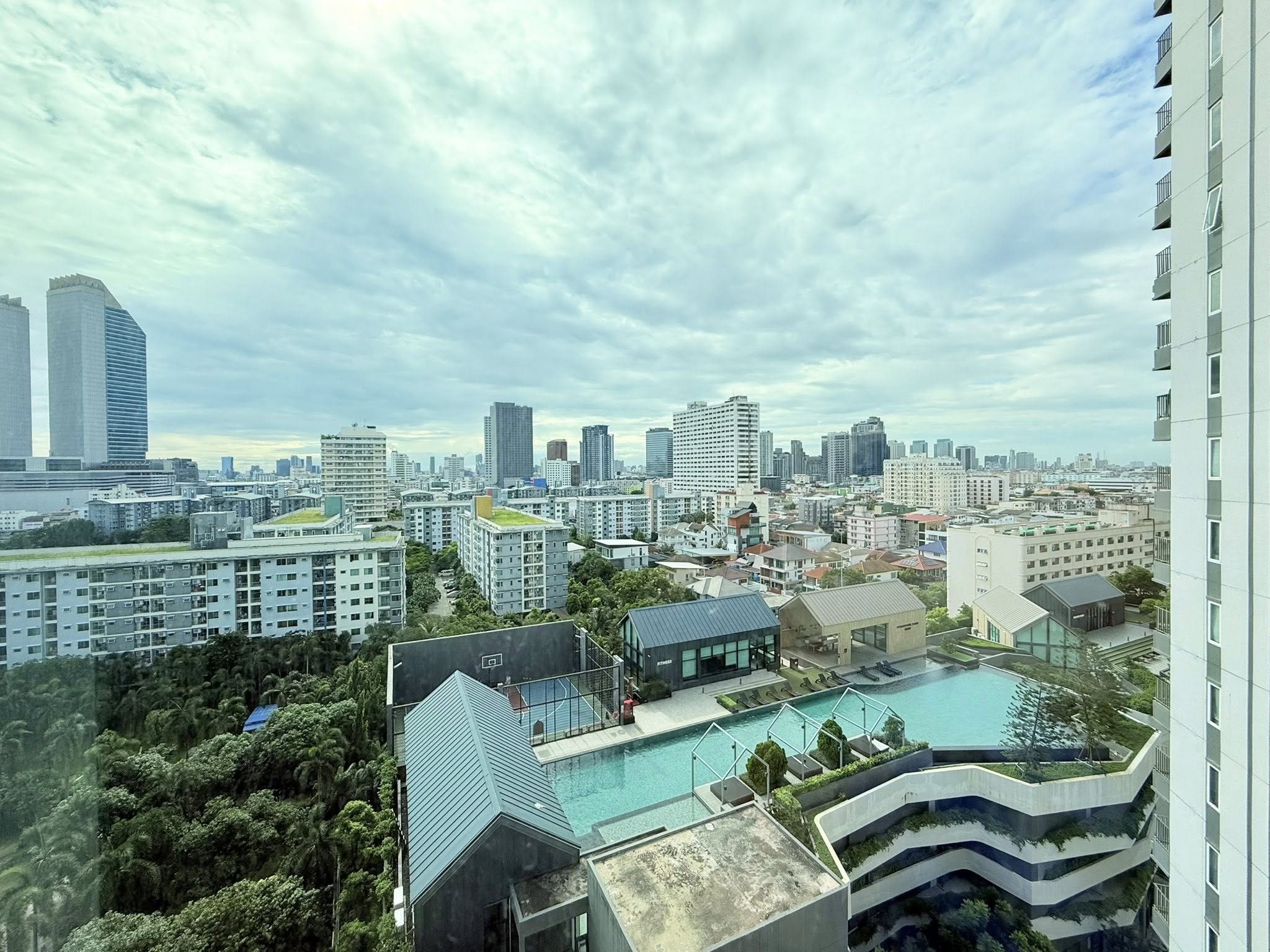 ให้เช่าคอนโด (แชปเตอร์ วัน อีโค รัชดา - ห้วยขวาง) High Rise โซนพื้นที่ MRT ห้วยขวาง ห้องแบบ 1ห้องนอน 1ห้องน้ำ